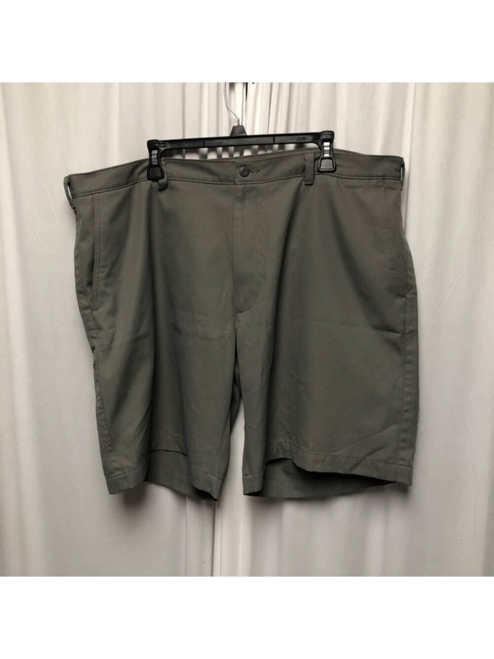 PGA Tour Golf Shorts Mens Size 42 Gray Chino Athletic Casual